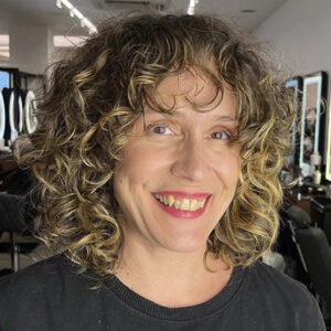 Alessandra de Sousa<br/>@farmaleachou